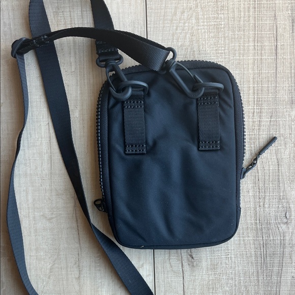 lululemon athletica Black Crossbody Bag - Picture 2 of 3